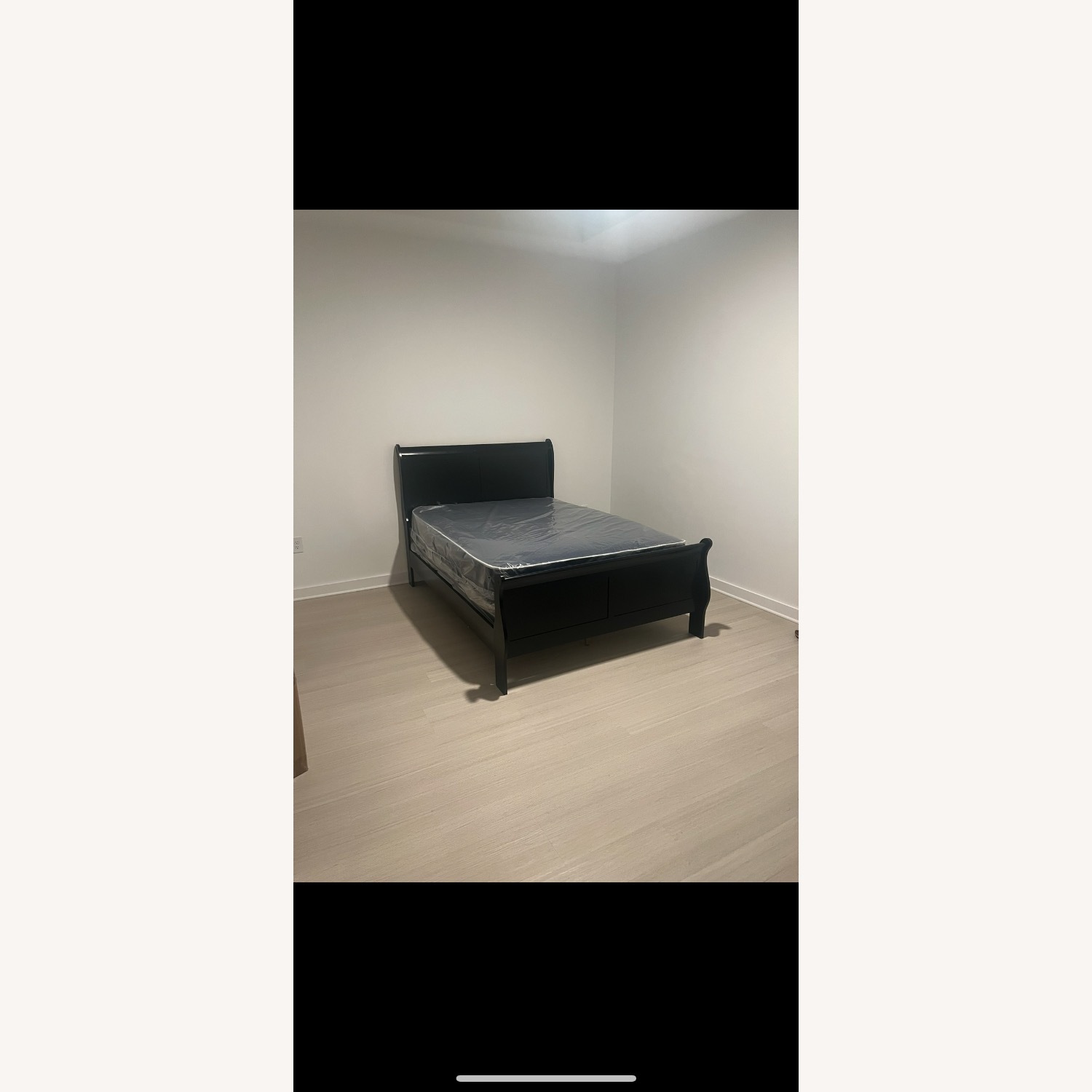 Ashley Furniture Huey Black Wood Full Bed - image-2