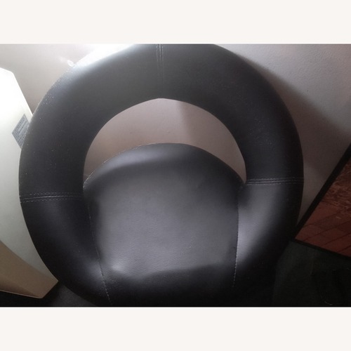 Used Pier 1 Imports Black Stools for sale on AptDeco