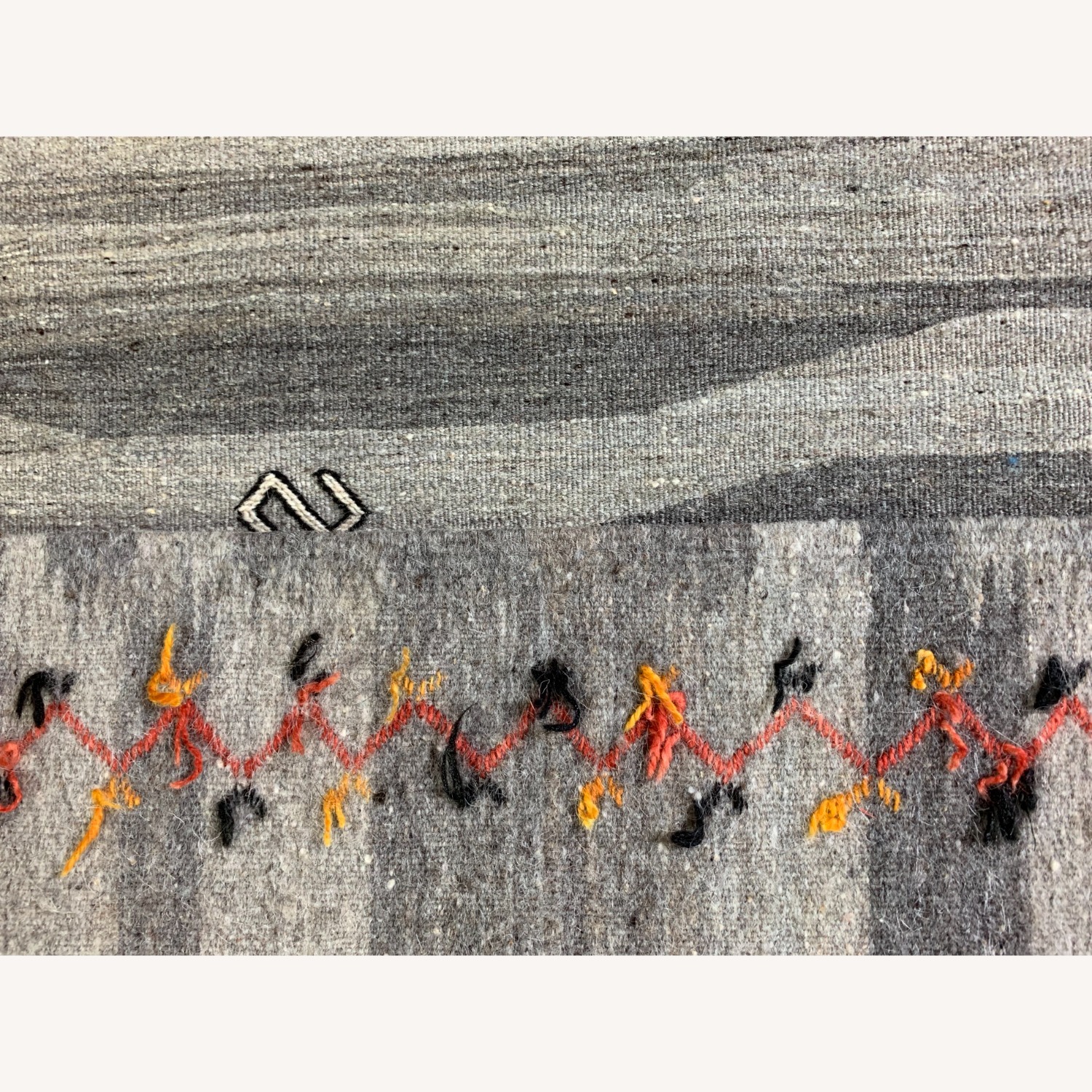 Contemporary Rug 5' x 6' - image-7