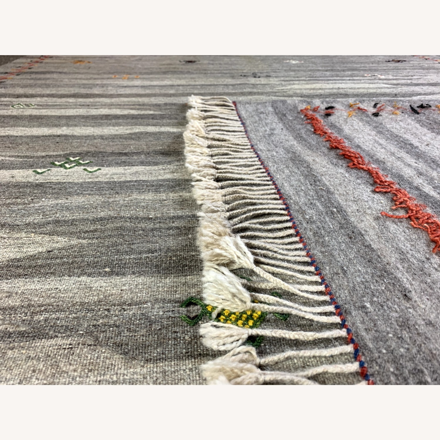 Contemporary Rug 5' x 6' - image-3