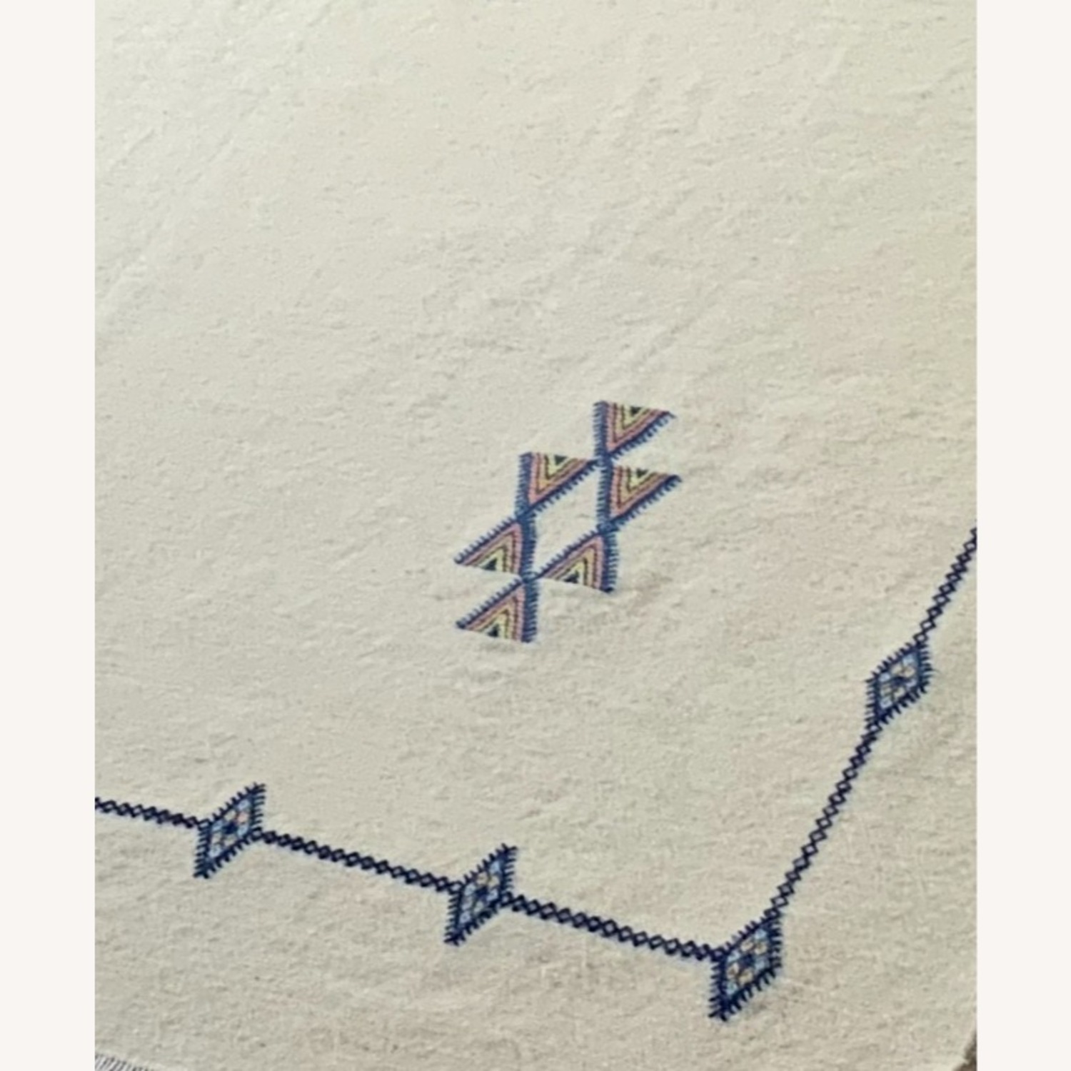 White Wool Area Rug 4.5' x 6.5' (Kilim) - image-5