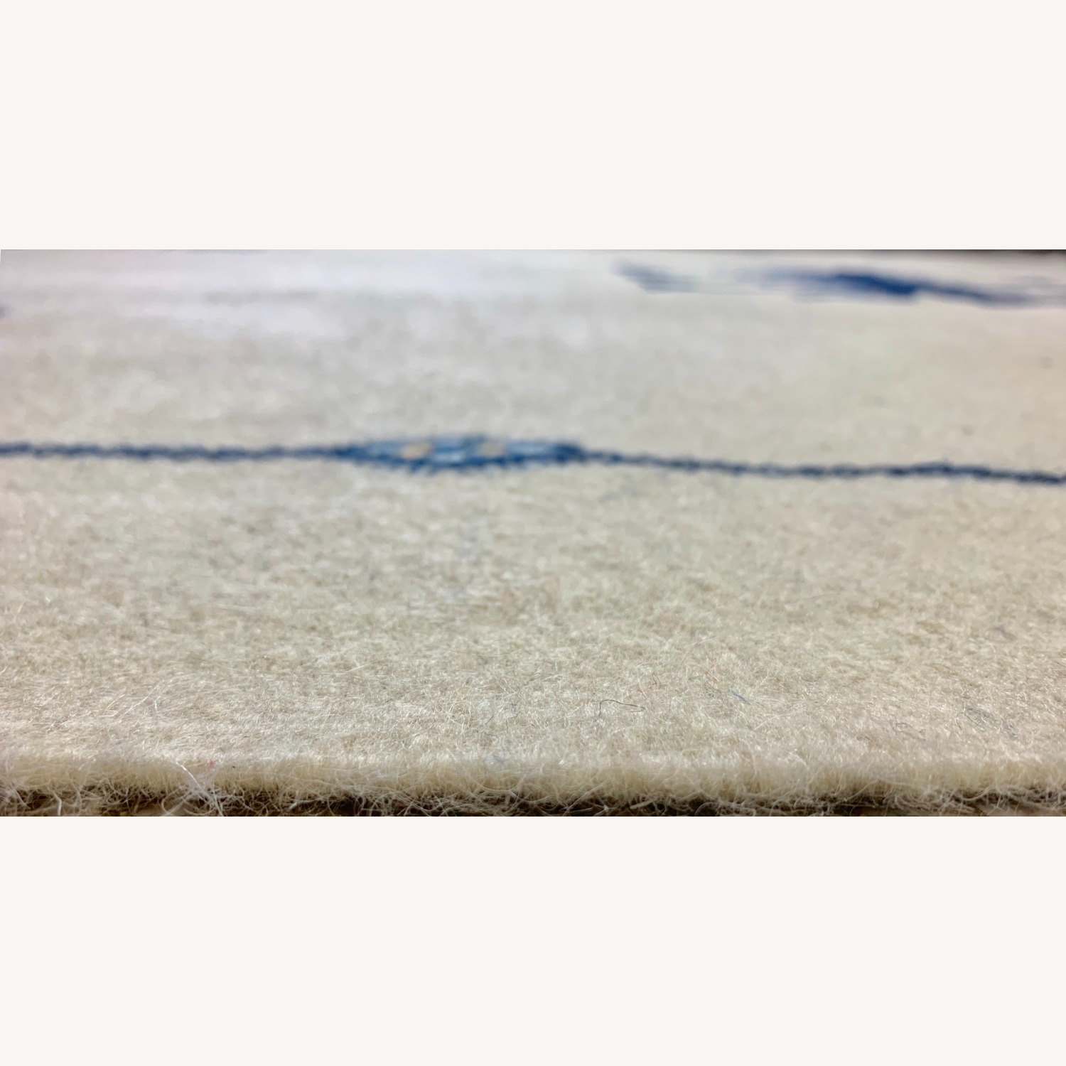 White Wool Area Rug 4.5' x 6.5' (Kilim) - image-4