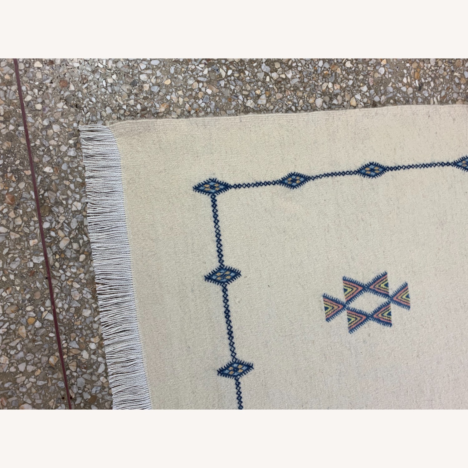 White Wool Area Rug 4.5' x 6.5' (Kilim) - image-6