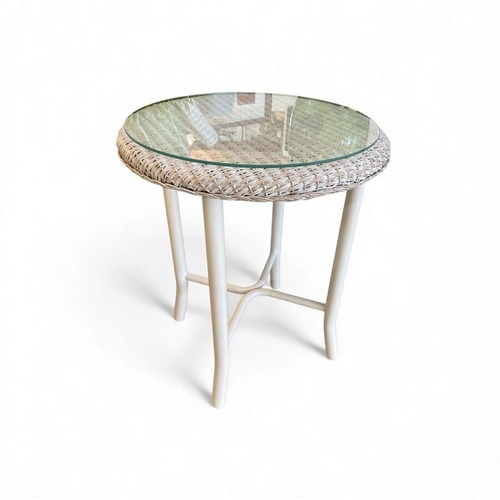 Used Lloyd Flanders Heirloom Round End Table for sale on AptDeco