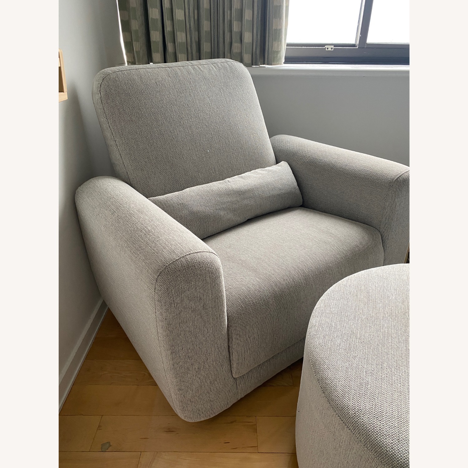 Tuba Glider Babyletto Tuba Chair Babyletto Tuba Nursing Swivel