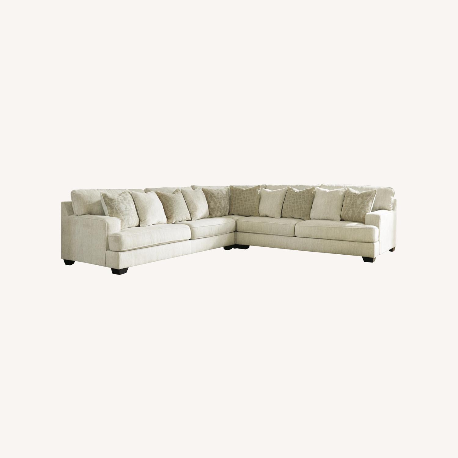 Ashley's Rawcliffe 5 pc Sectional - image-0