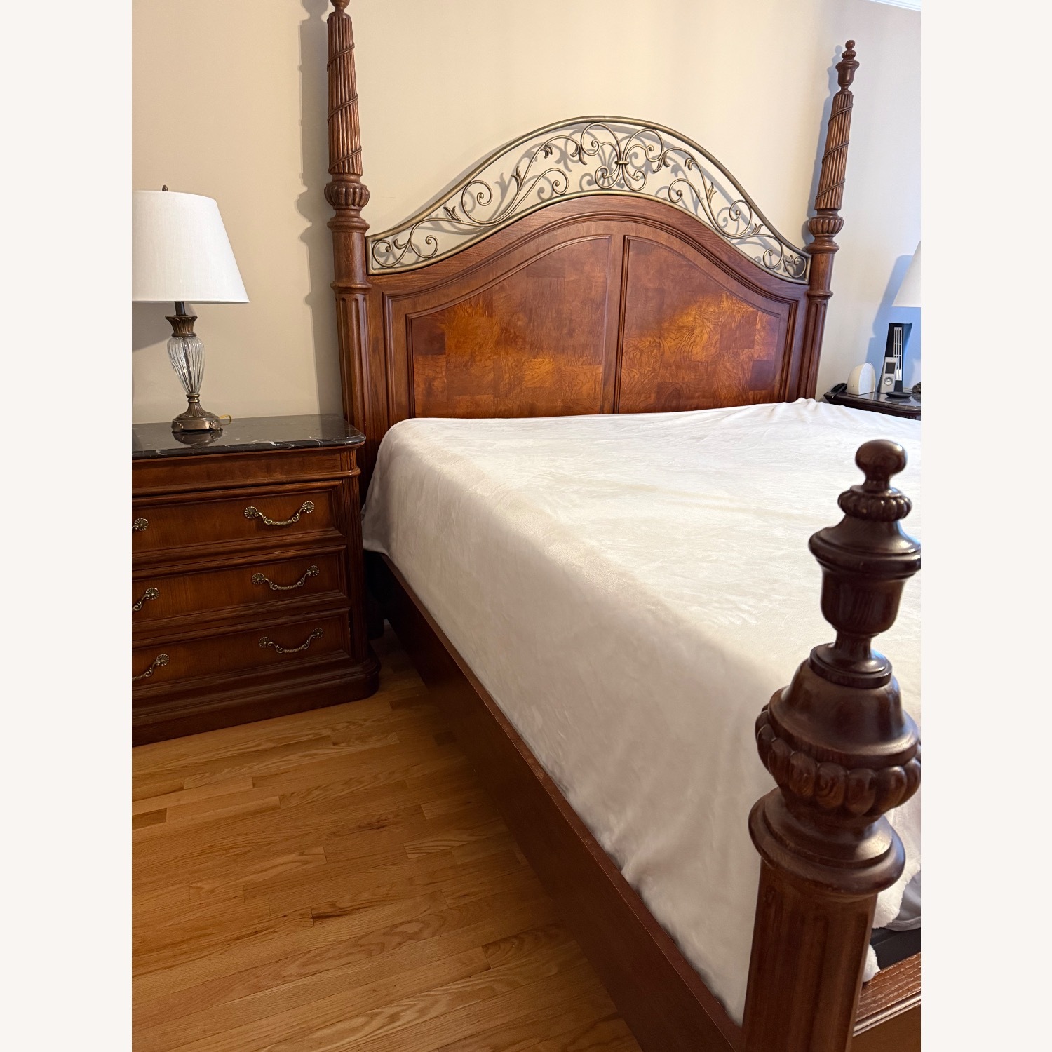 Stanley Furniture Dark Brown Wood King Bed - image-5