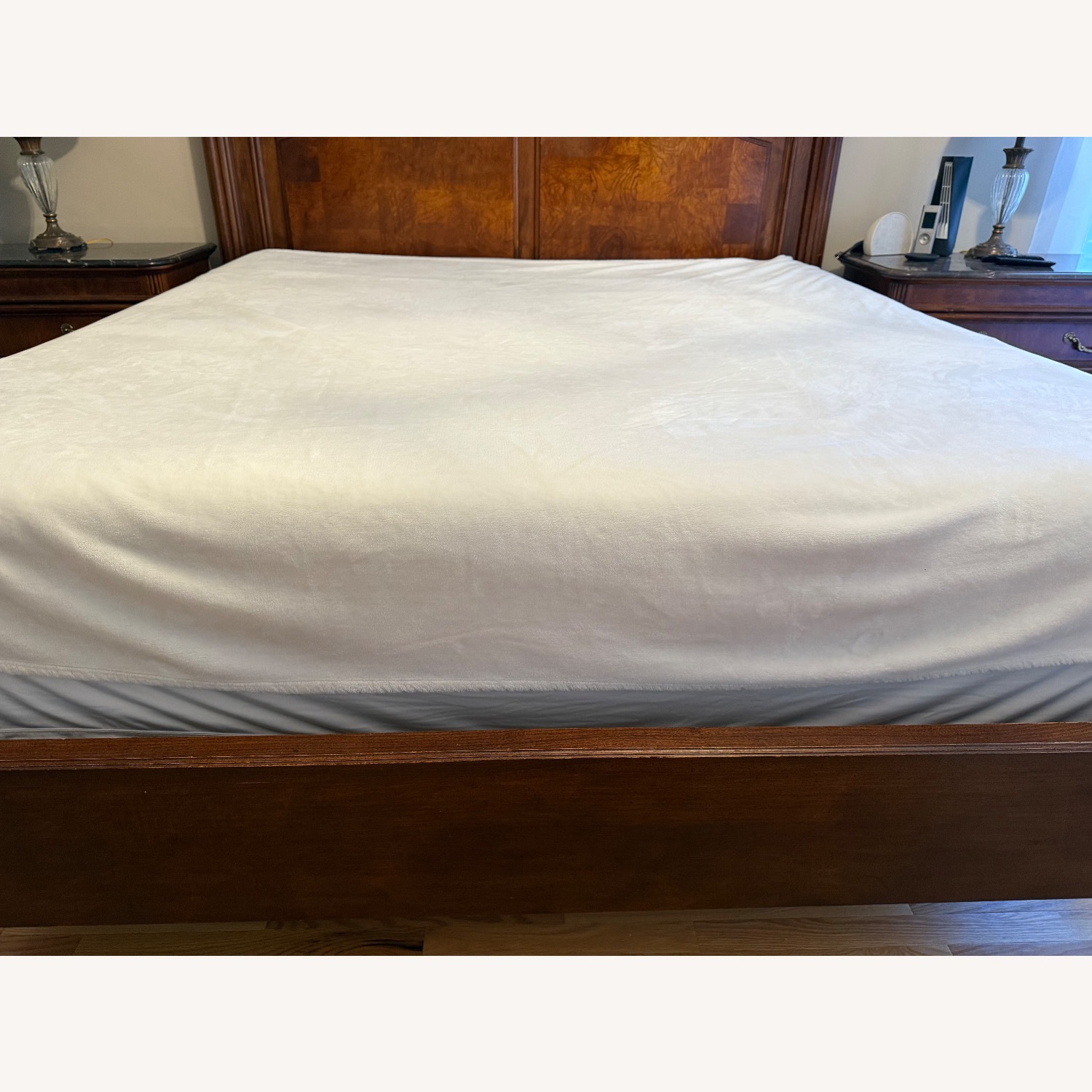 Stanley Furniture Dark Brown Wood King Bed - image-7