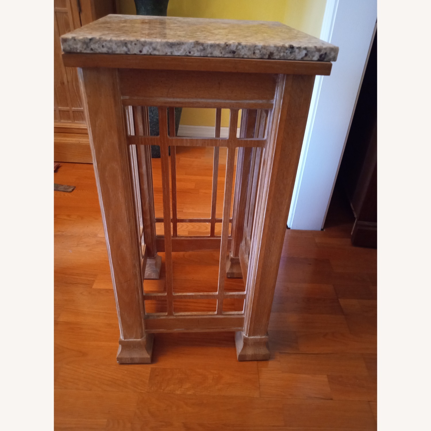 Thomasville Furniture Industries Natural Décor - image-1