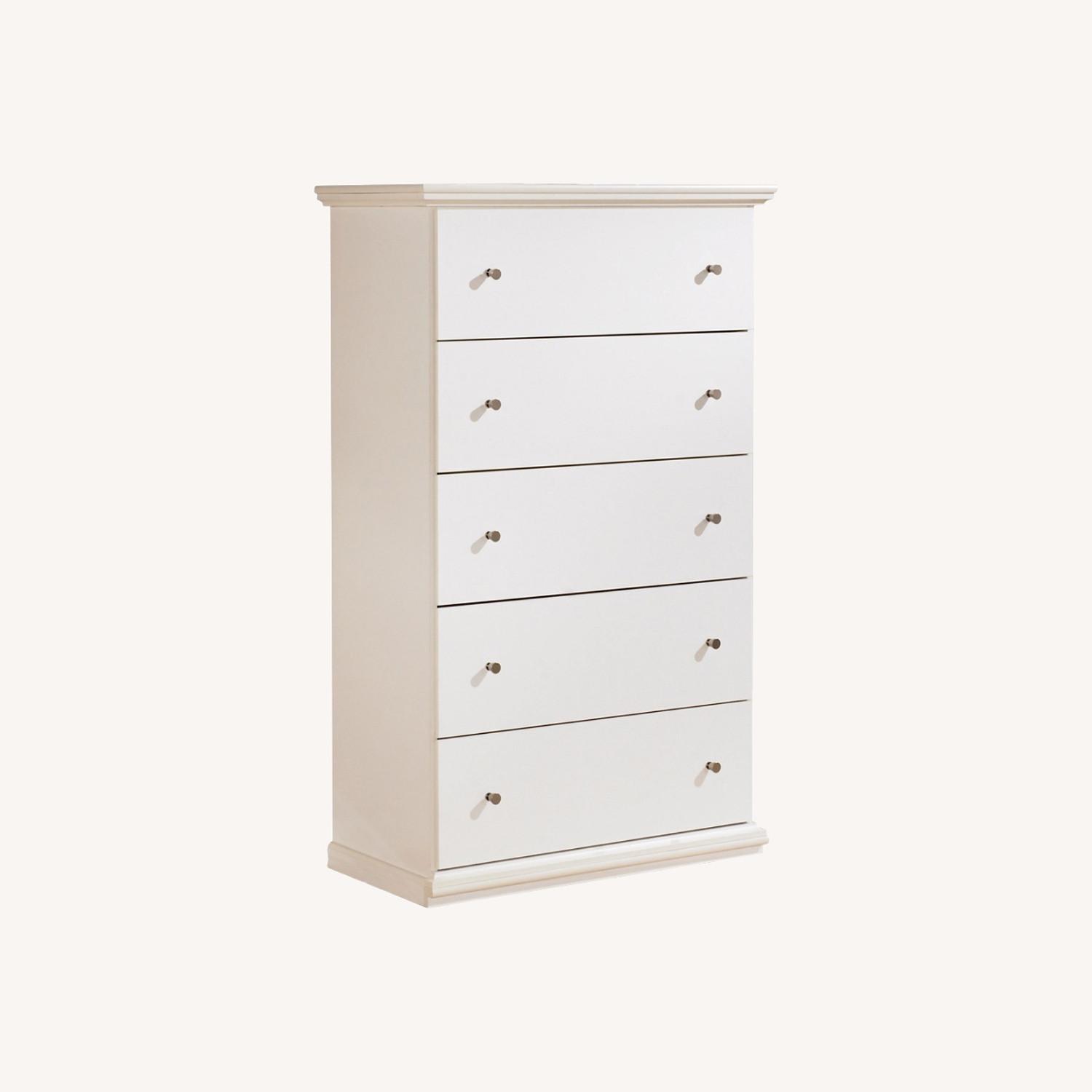 Ashley Furniture Bostwick Shoals 5 Drawer Chest of Drawers - image-0