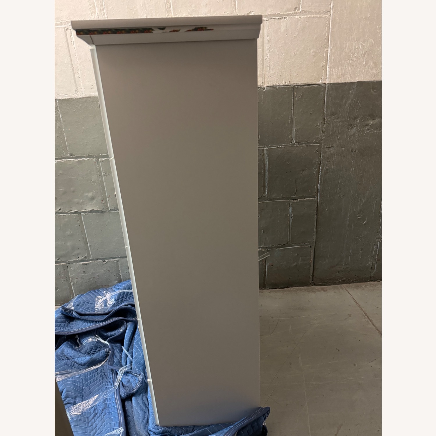 Ashley Furniture Bostwick Shoals 5 Drawer Chest of Drawers - image-3