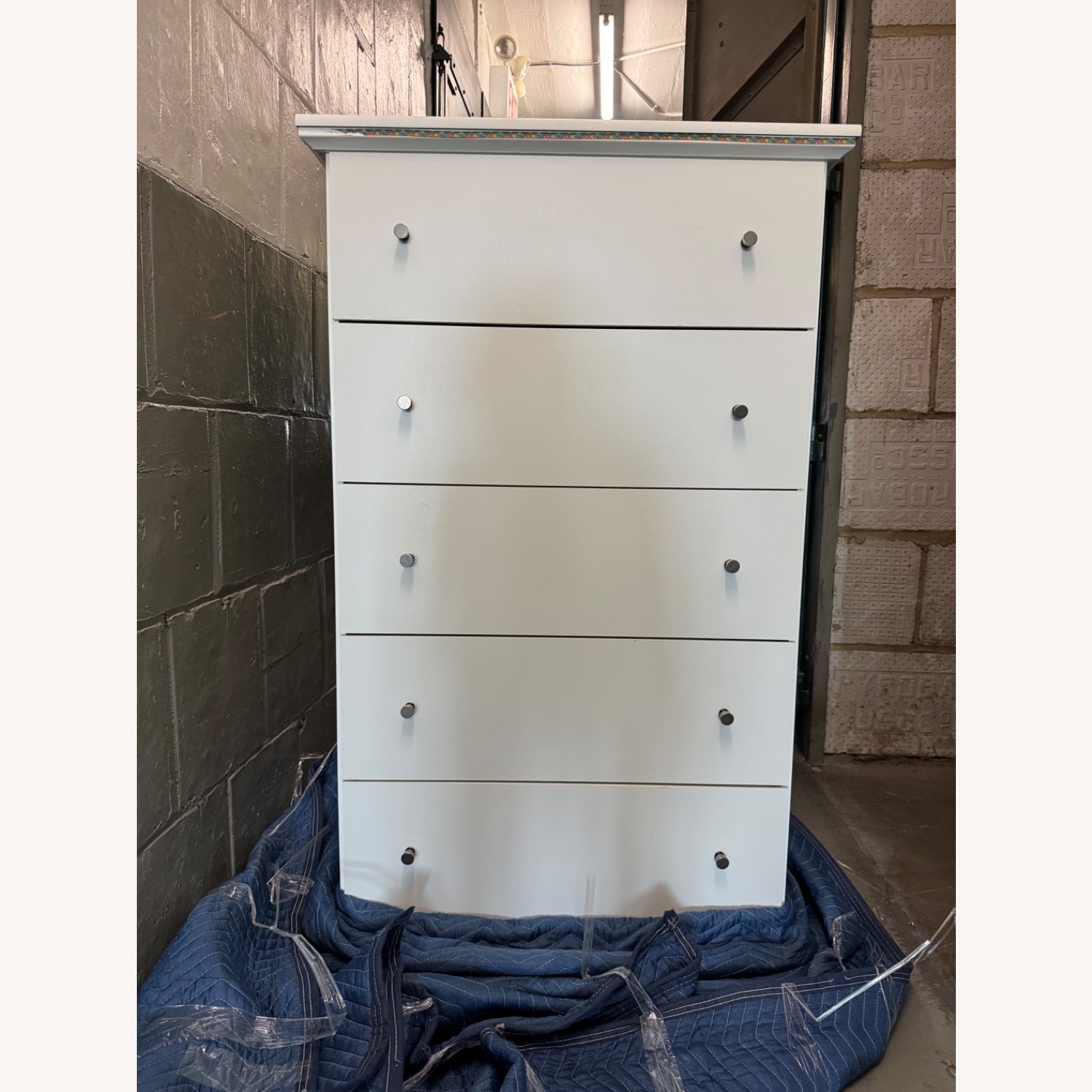 Ashley Furniture Bostwick Shoals 5 Drawer Chest of Drawers - image-1