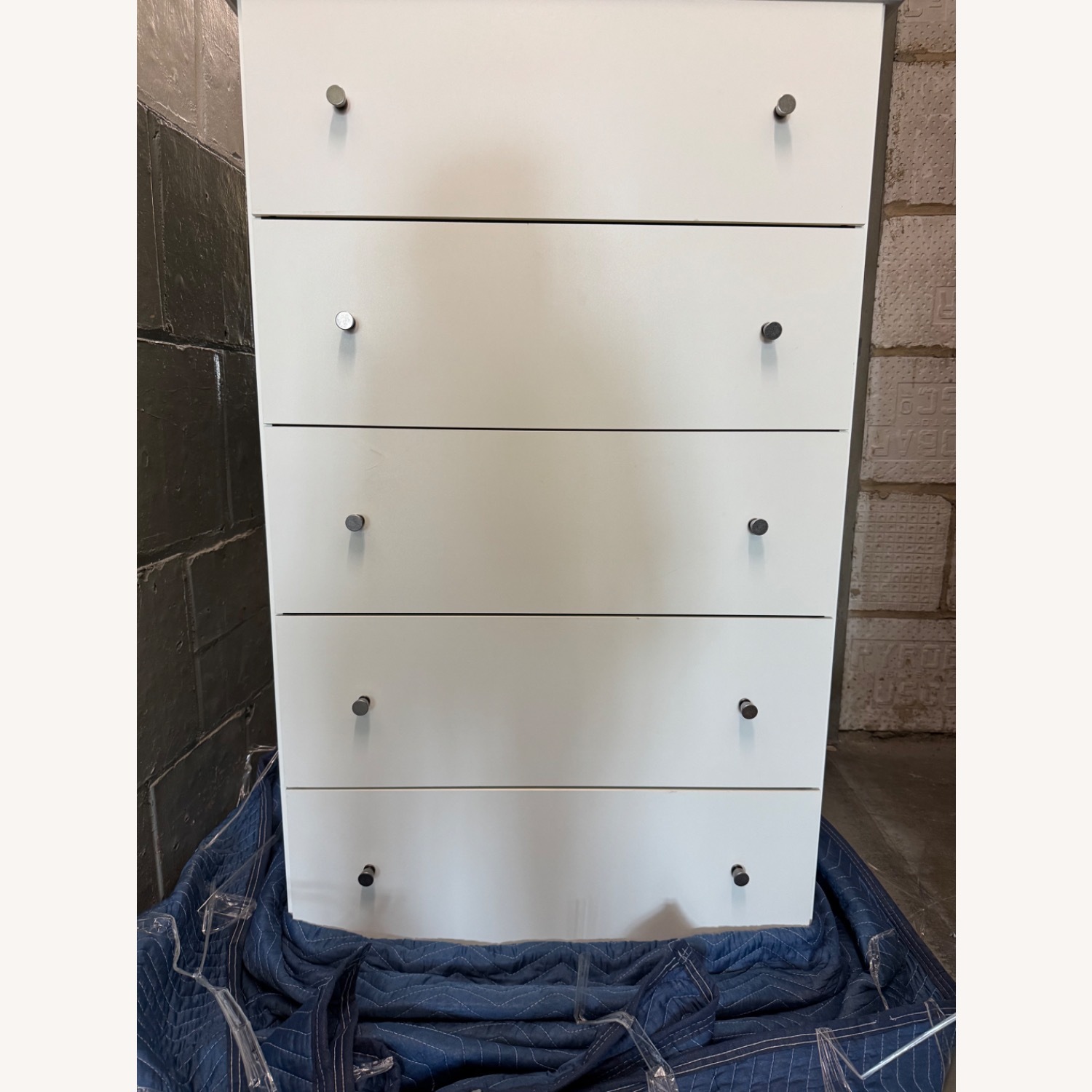 Ashley Furniture Bostwick Shoals 5 Drawer Chest of Drawers - image-2