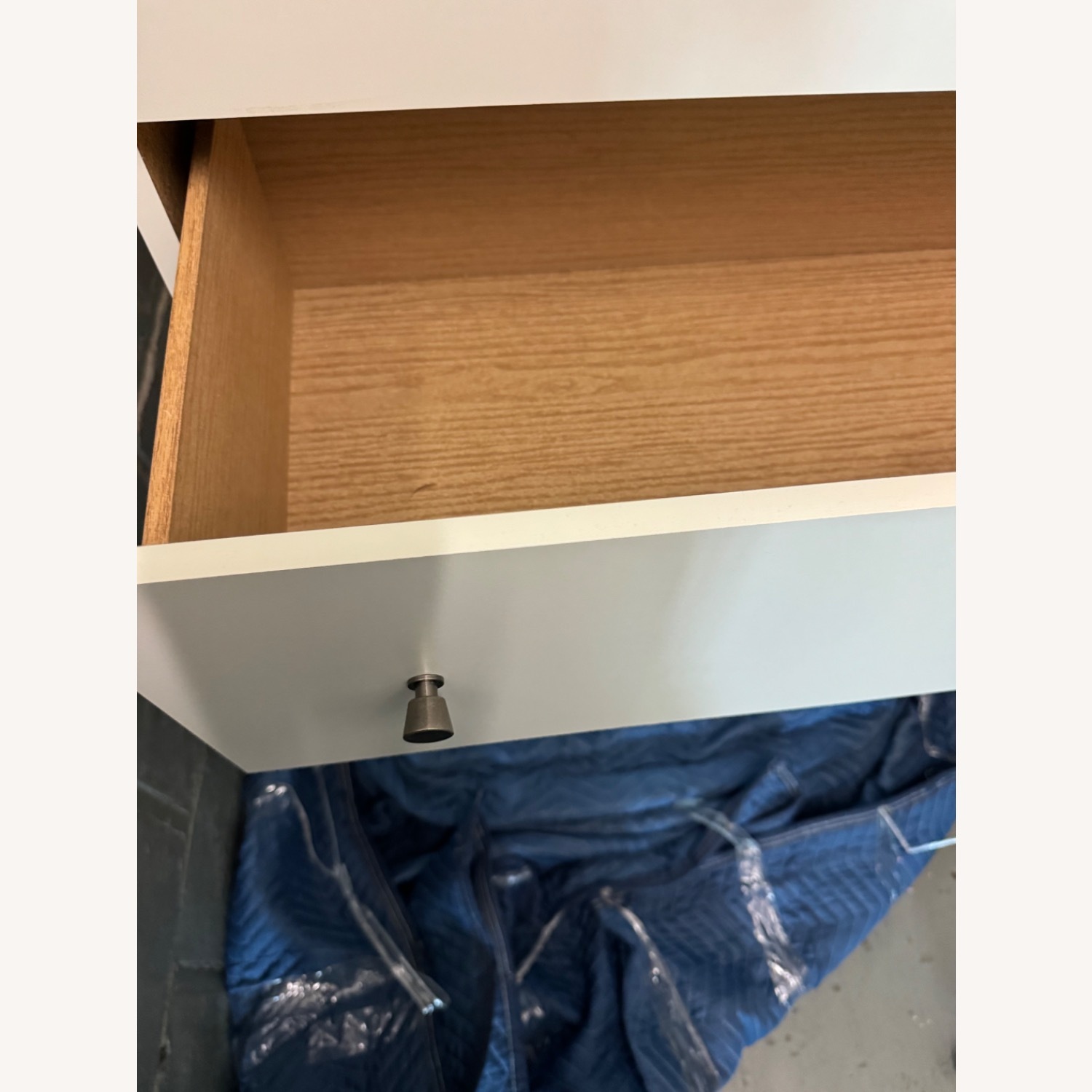 Ashley Furniture Bostwick Shoals 5 Drawer Chest of Drawers - image-5