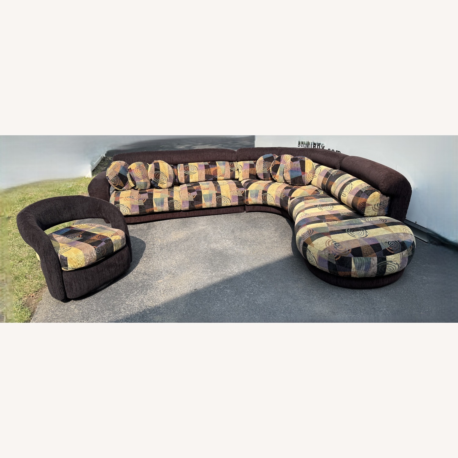 Weiman Sectional Sofa - image-1
