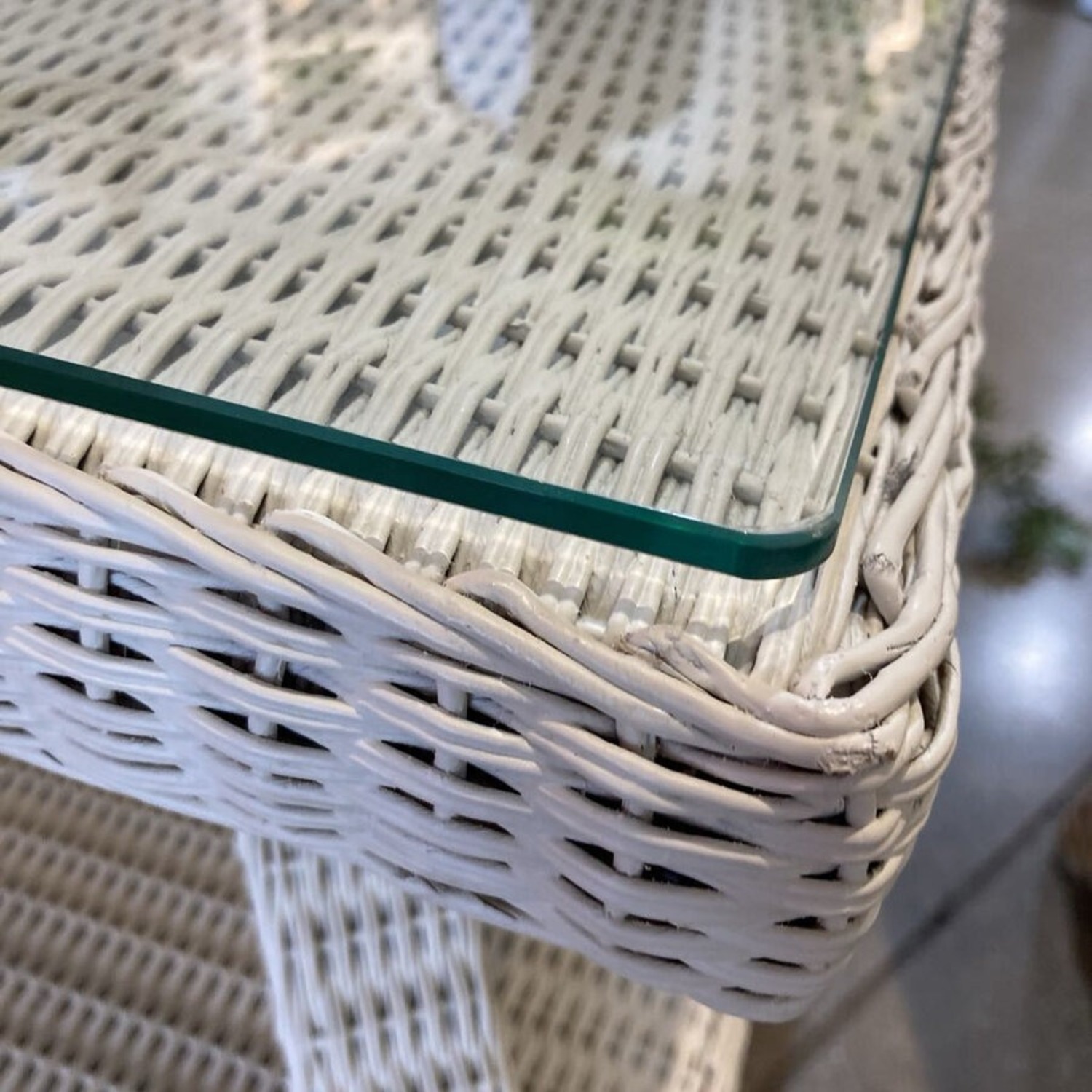 Lloyd Flanders Hamptons Square End Table - image-6