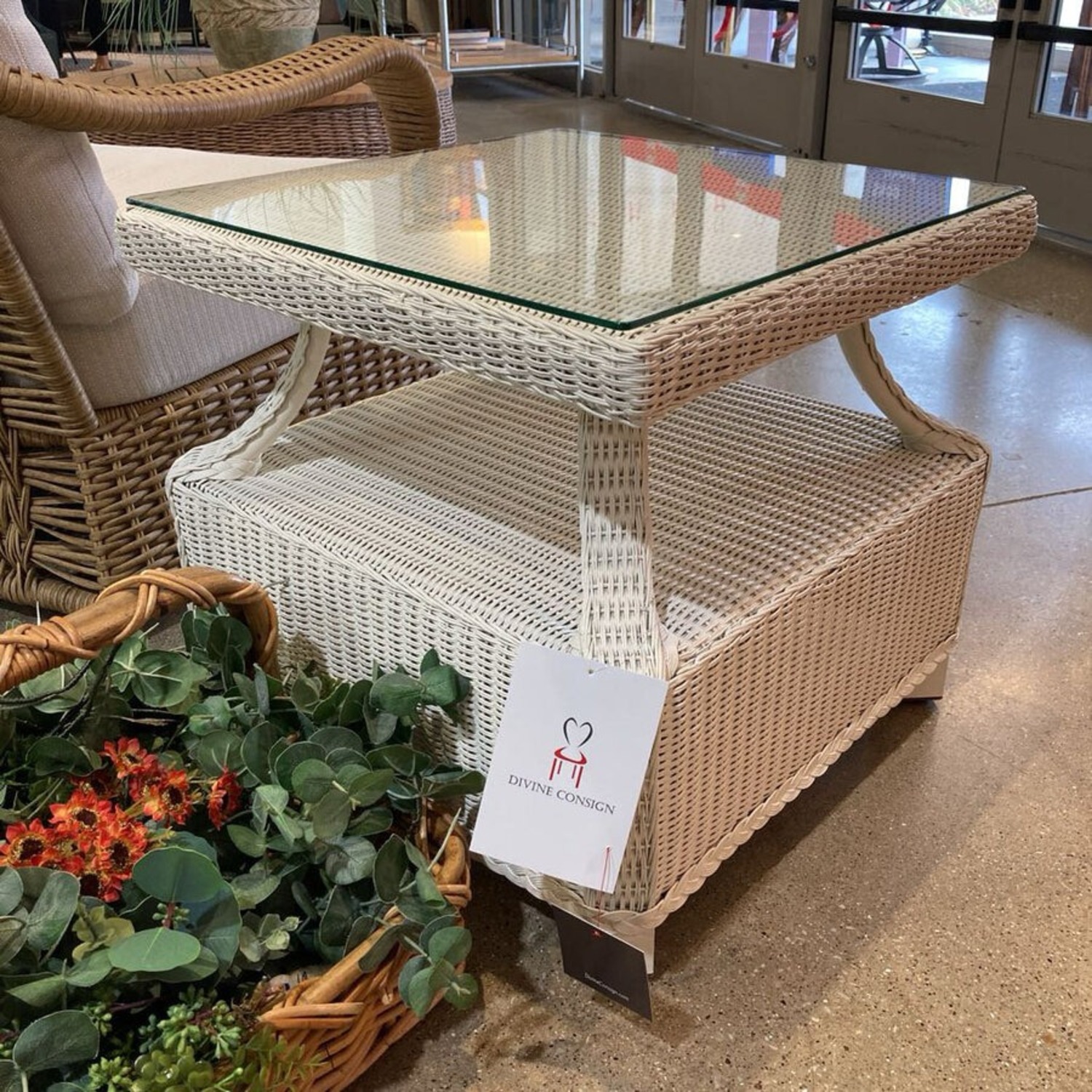 Lloyd Flanders Hamptons Square End Table - image-2