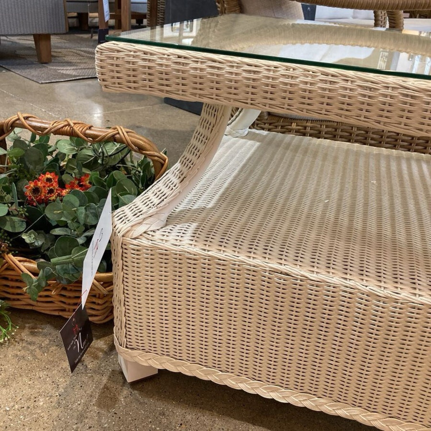 Lloyd Flanders Hamptons Square End Table - image-7