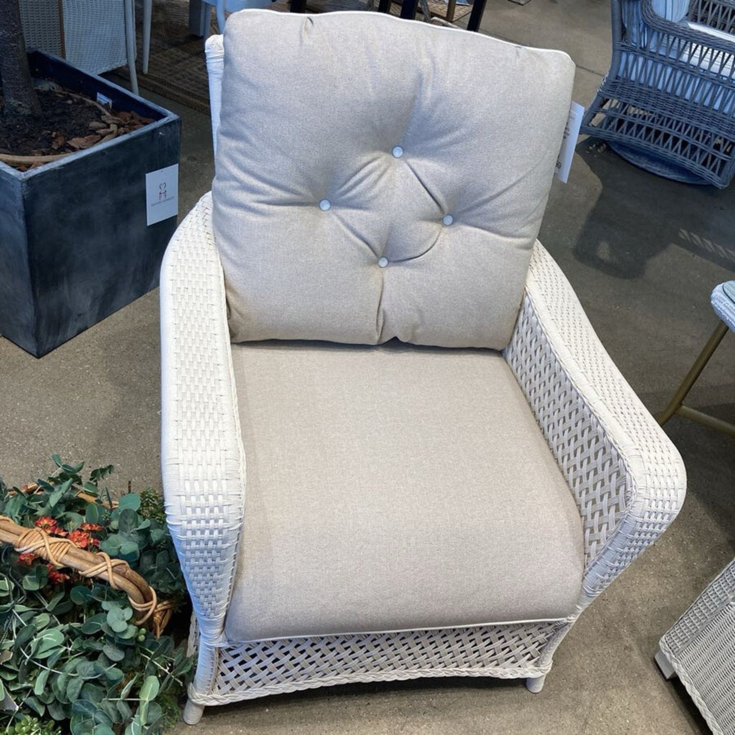 Lloyd Flanders Grand Traverse Lounge Chair  - image-3