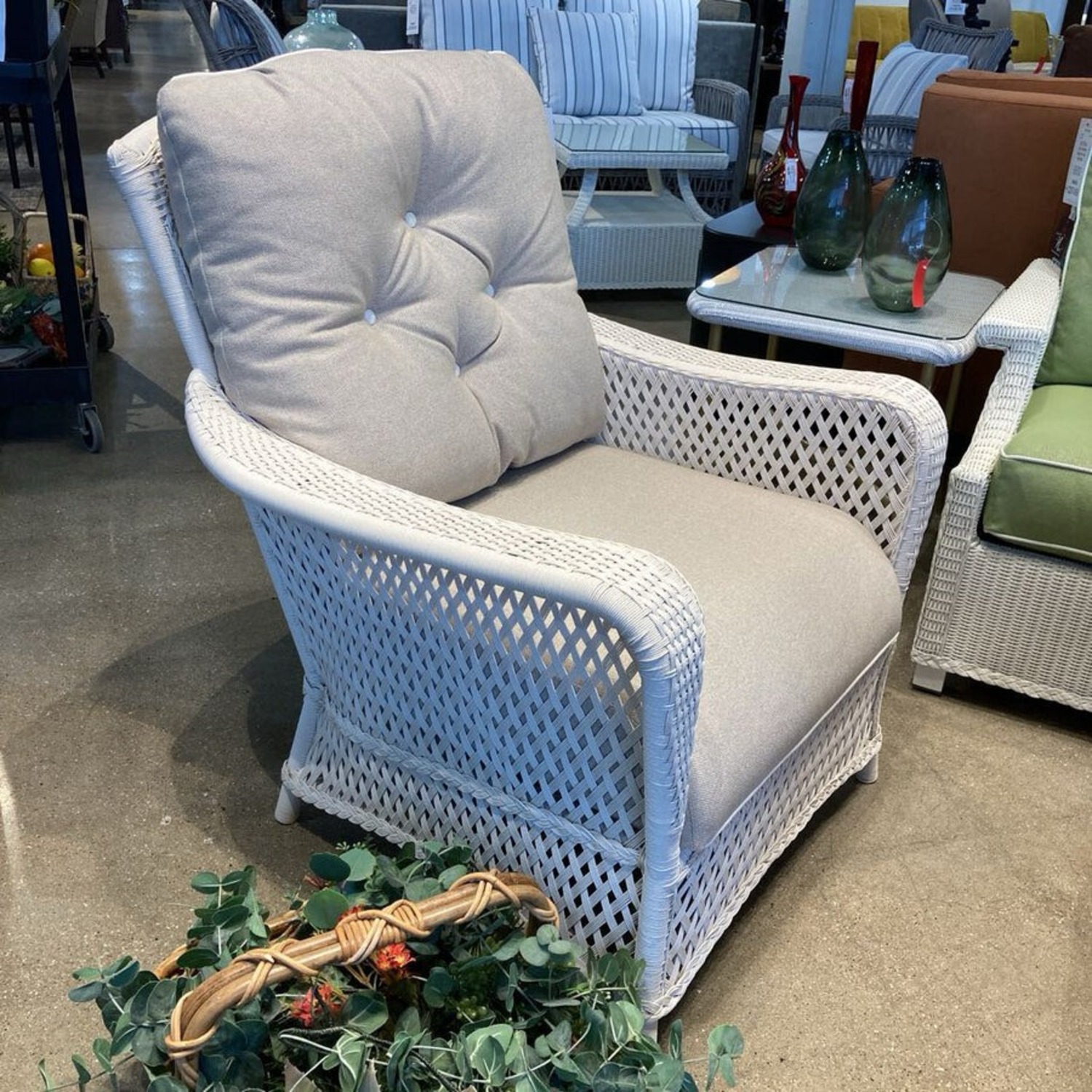 Lloyd Flanders Grand Traverse Lounge Chair  - image-2