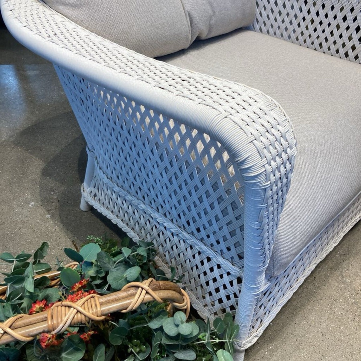 Lloyd Flanders Grand Traverse Lounge Chair  - image-6