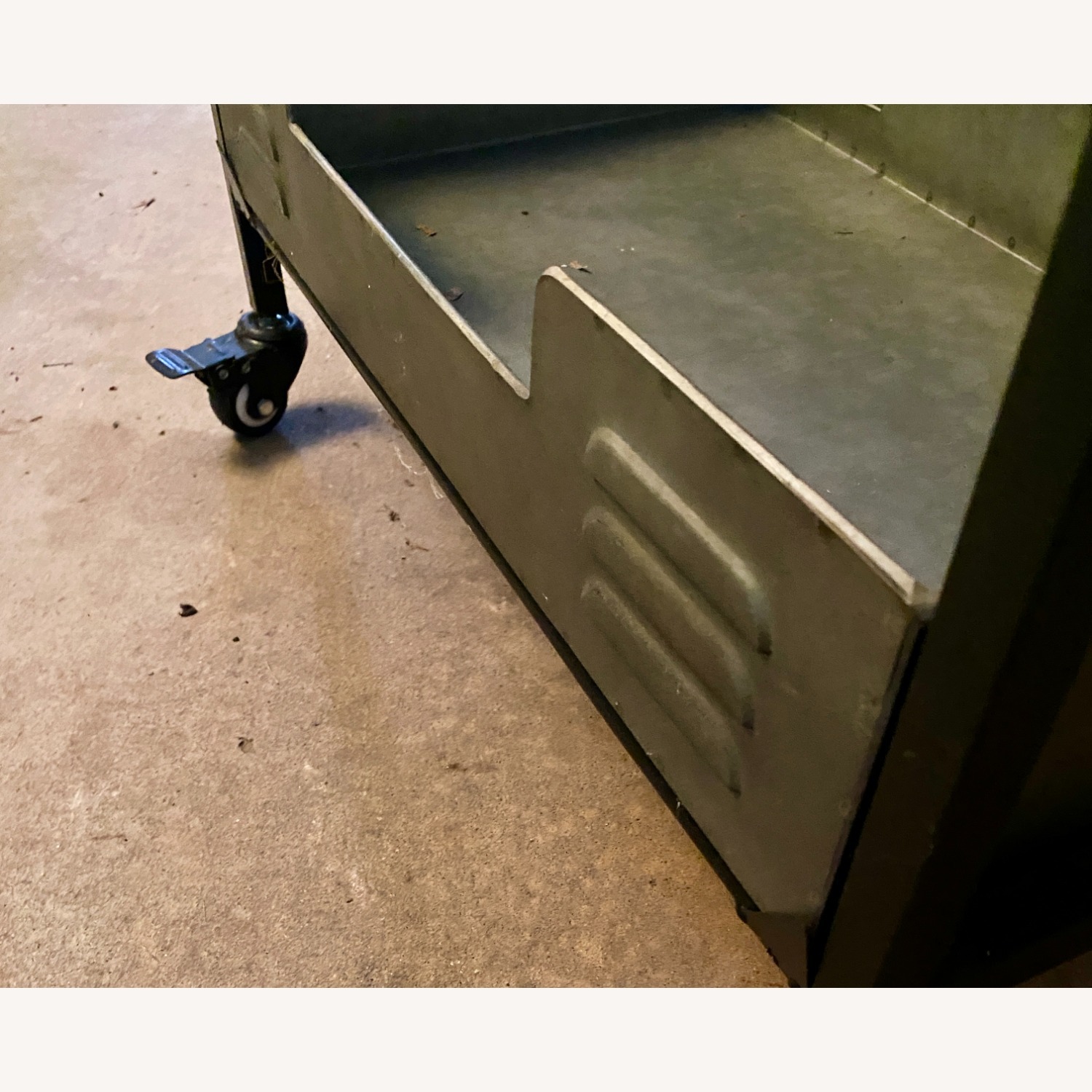 Vintage/Antique Light Gray Metal Bar Cart - image-4