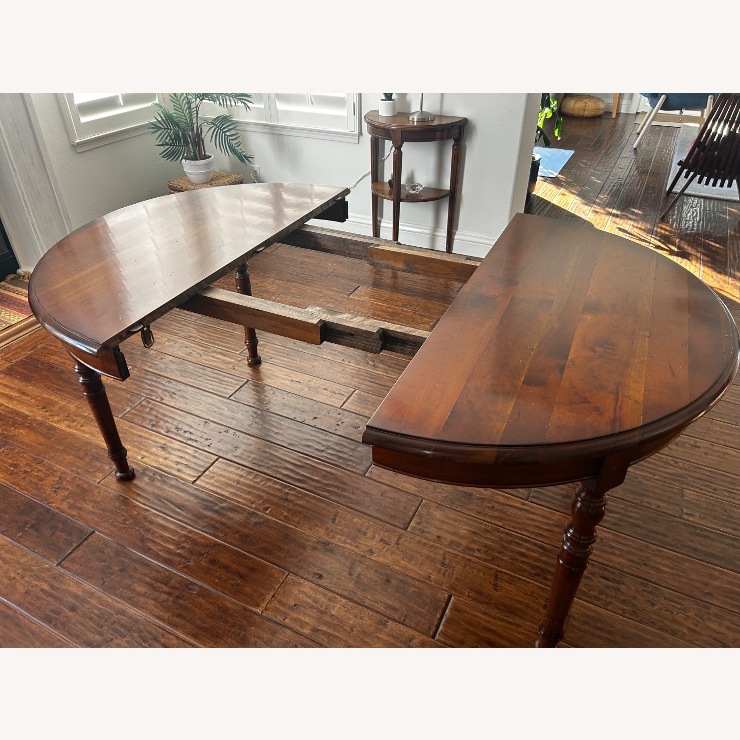 Round Extendable Dining Room Set - image-7