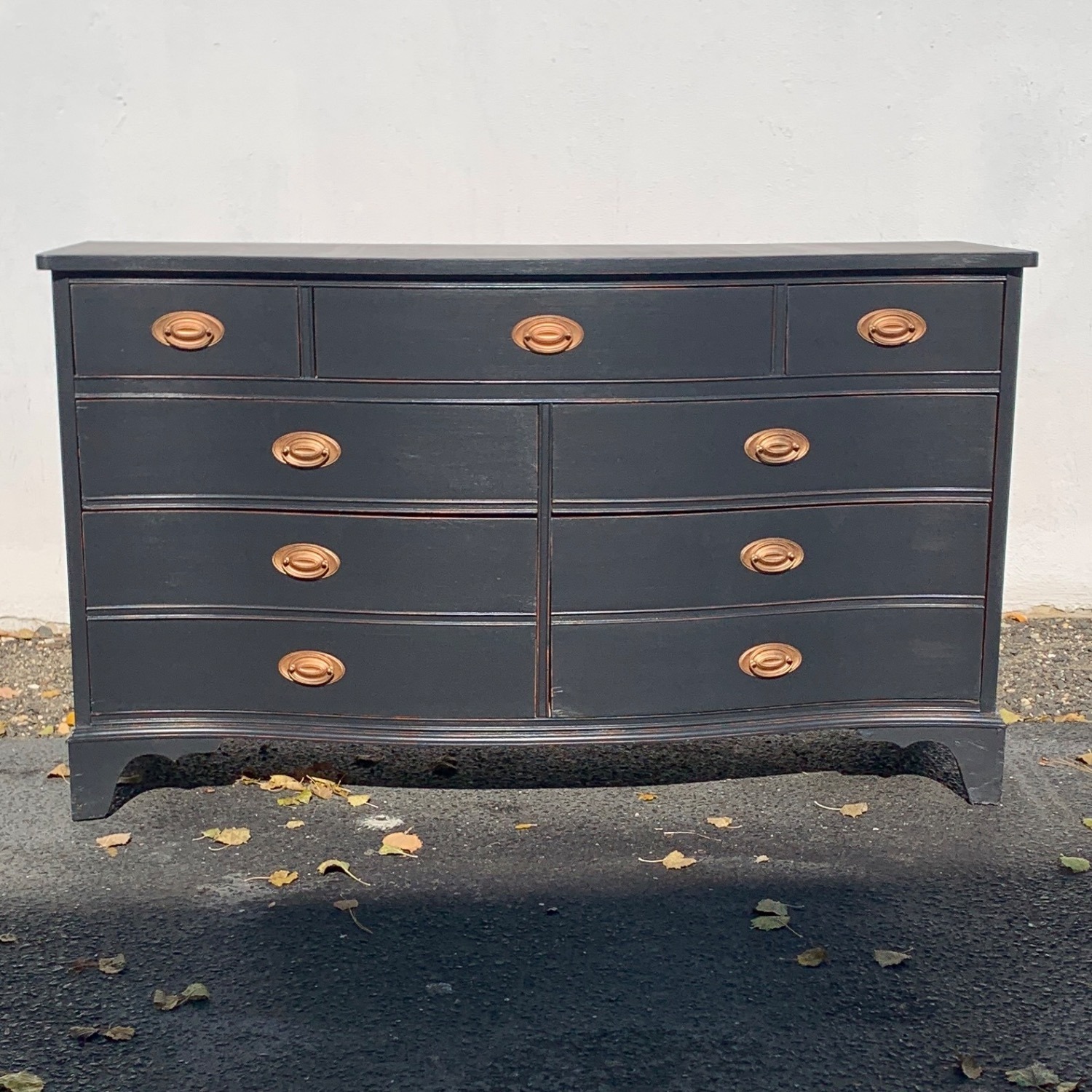 Hepplewhite Lowboy Dresser in Black - image-9