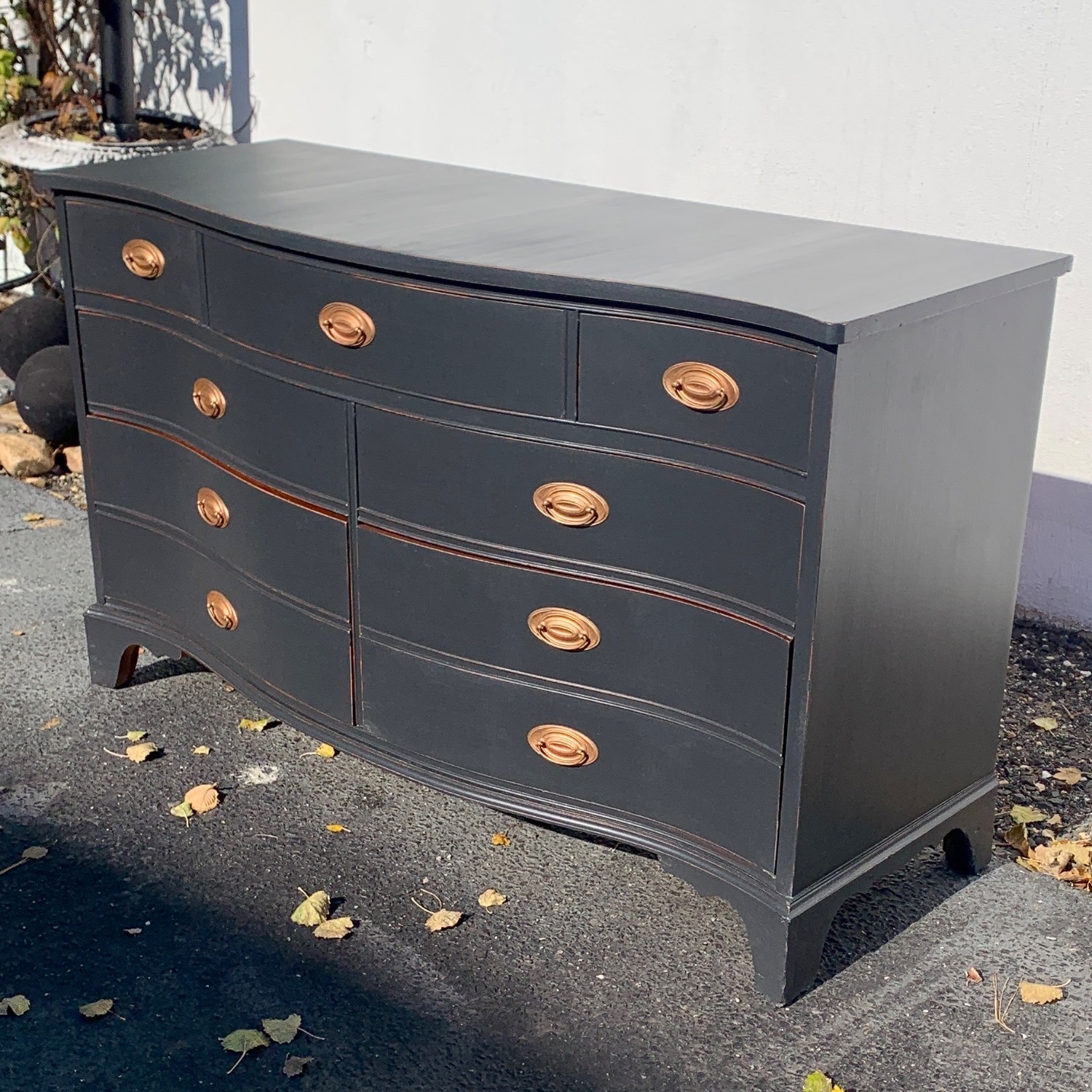 Hepplewhite Lowboy Dresser in Black - image-12