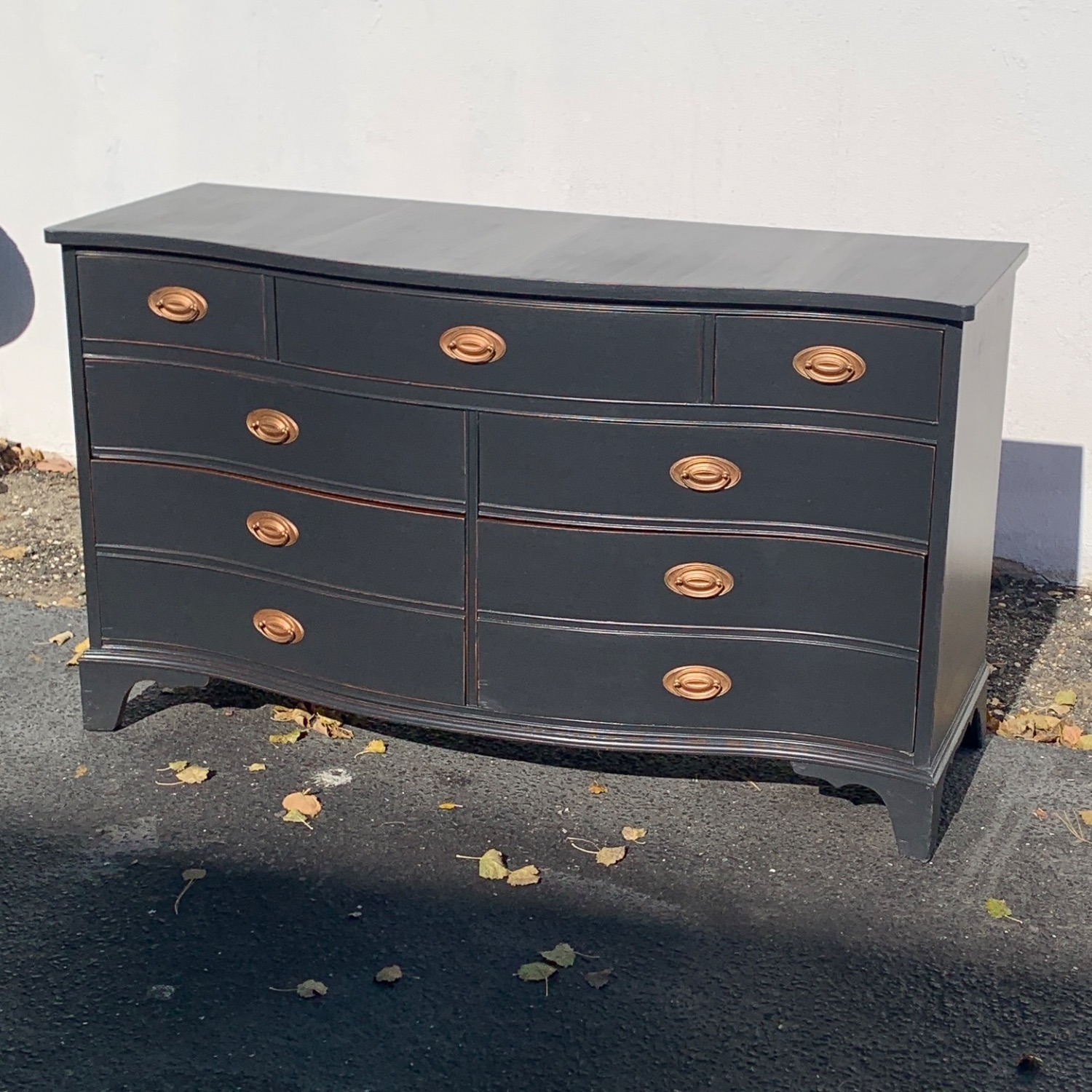 Hepplewhite Lowboy Dresser in Black - image-11