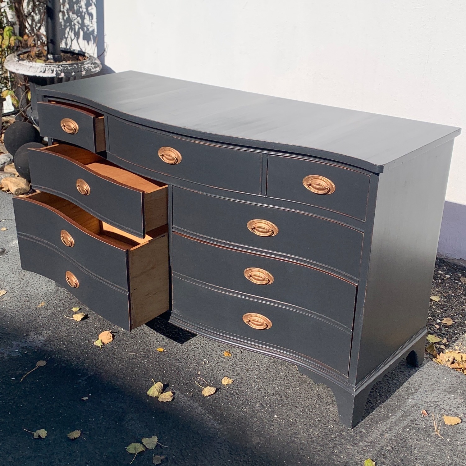 Hepplewhite Lowboy Dresser in Black - image-5