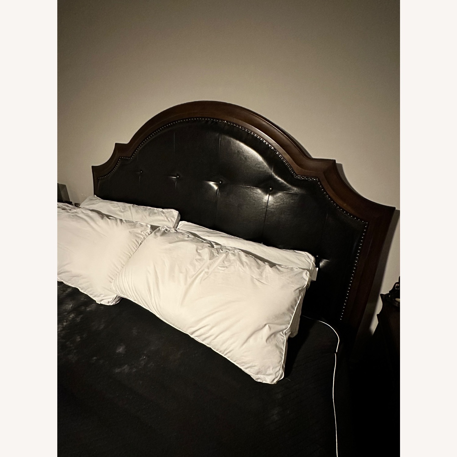 Manhattan King Bed - image-3