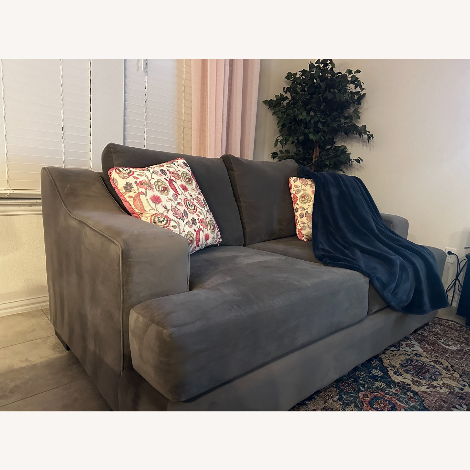 Living Spaces Light Gray Loveseat - image-2
