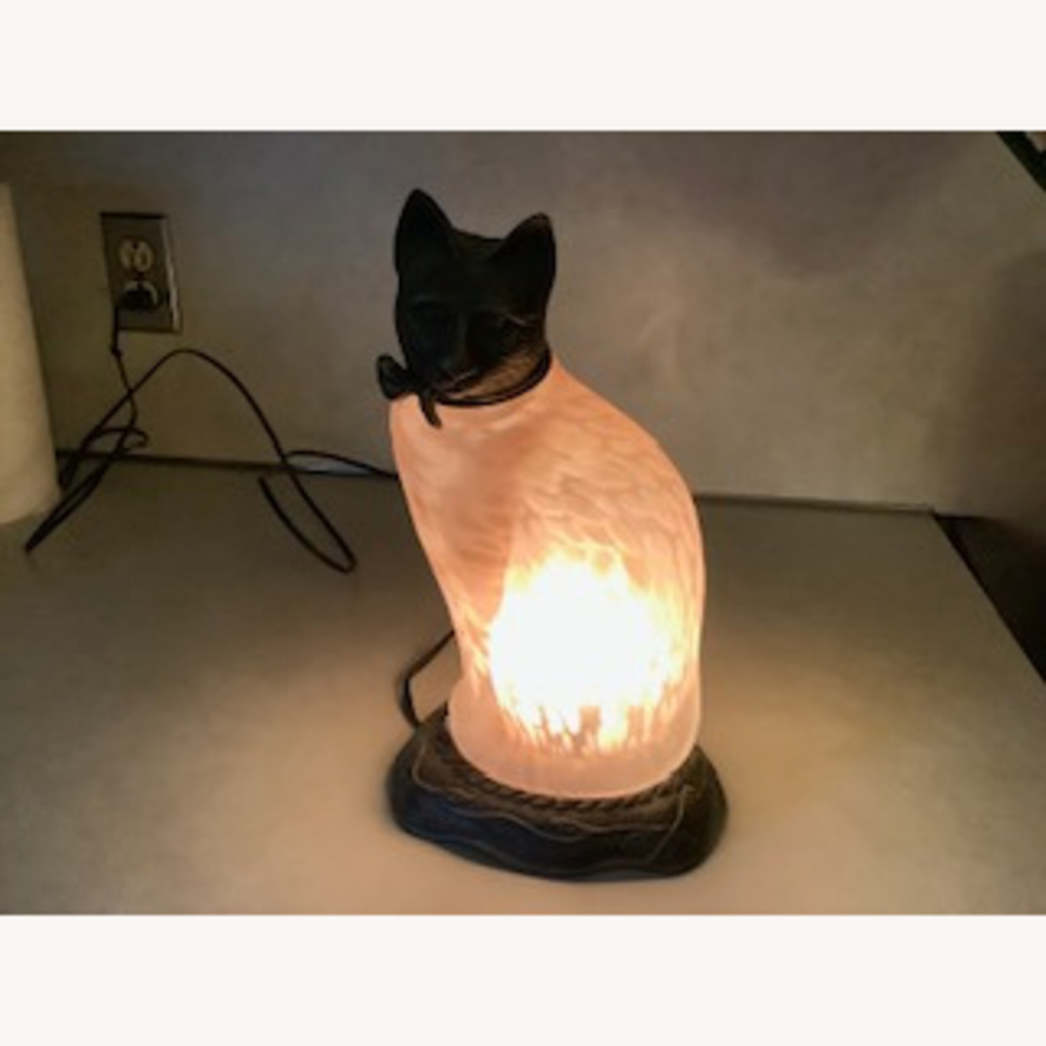 Antique Cat Table Lamp - image-2