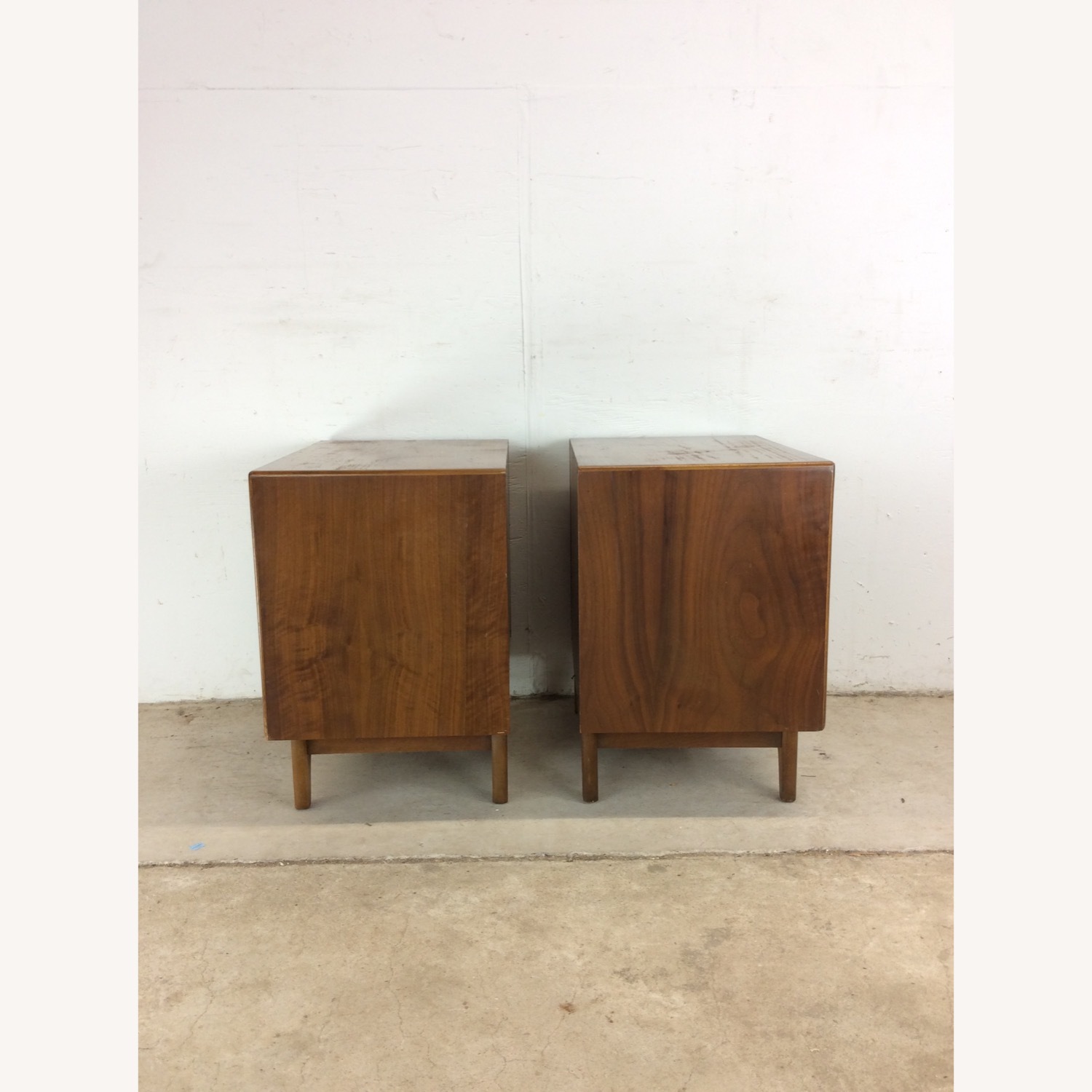 Mid Century Pair of Nightstands by Lane Furniture - image-15