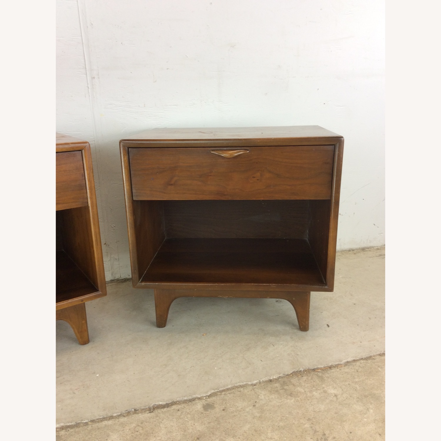 Mid Century Pair of Nightstands by Lane Furniture - image-5
