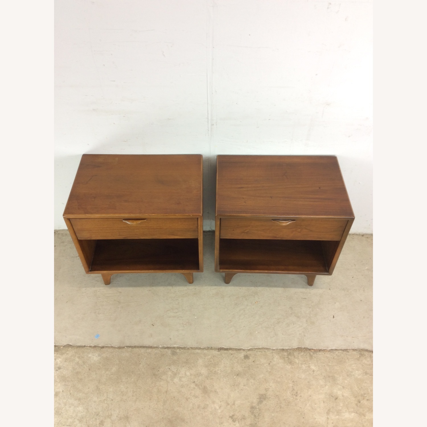 Mid Century Pair of Nightstands by Lane Furniture - image-6