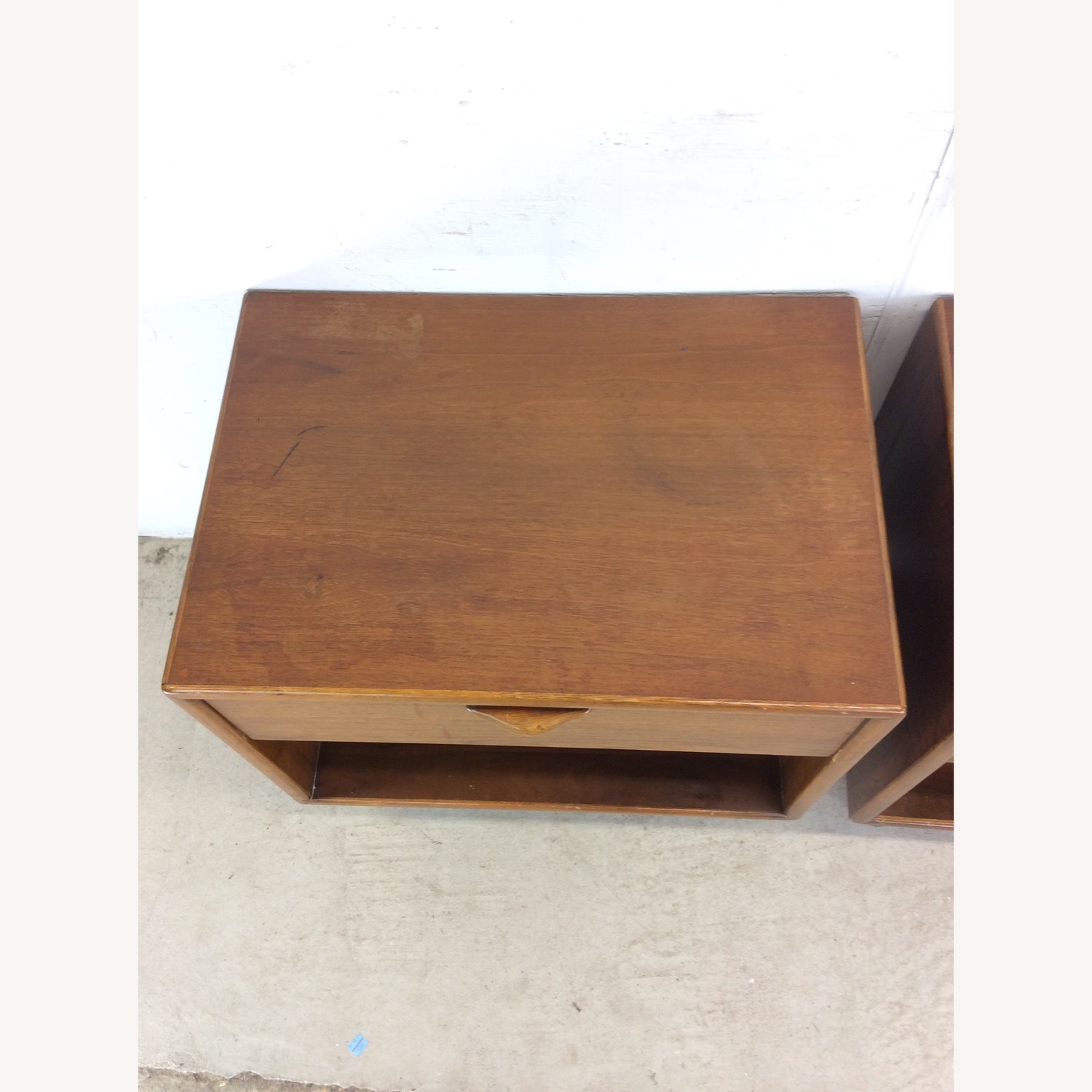 Mid Century Pair of Nightstands by Lane Furniture - image-7