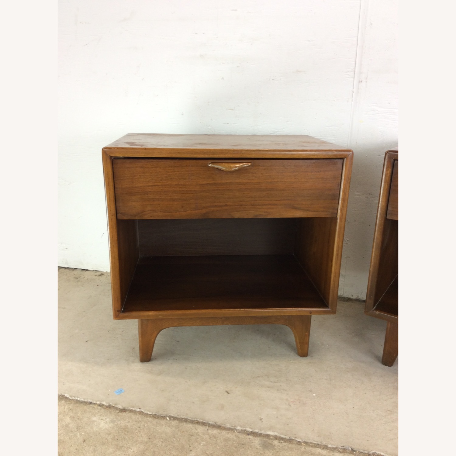 Mid Century Pair of Nightstands by Lane Furniture - image-4