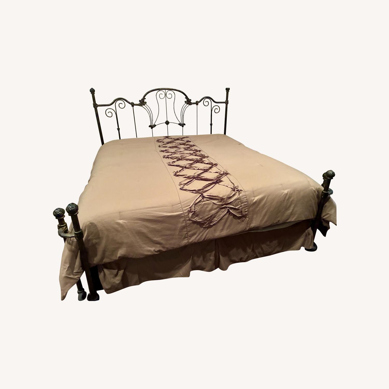 High-end Metal King Bed - image-0