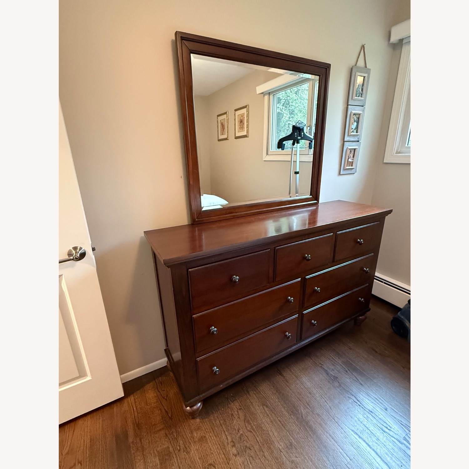 Dresser With Mirror attachment - image-1