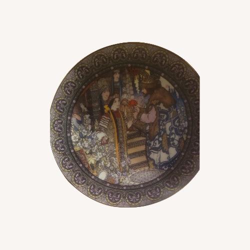 Used Scarlet Flower  #4 Russian Decirative Plate for sale on AptDeco