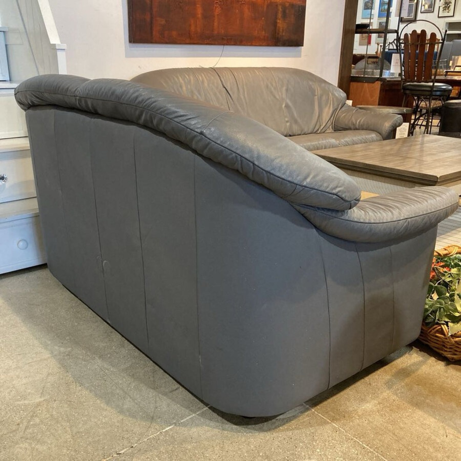 Transitional Leather 2-Seat Love Seat - image-10