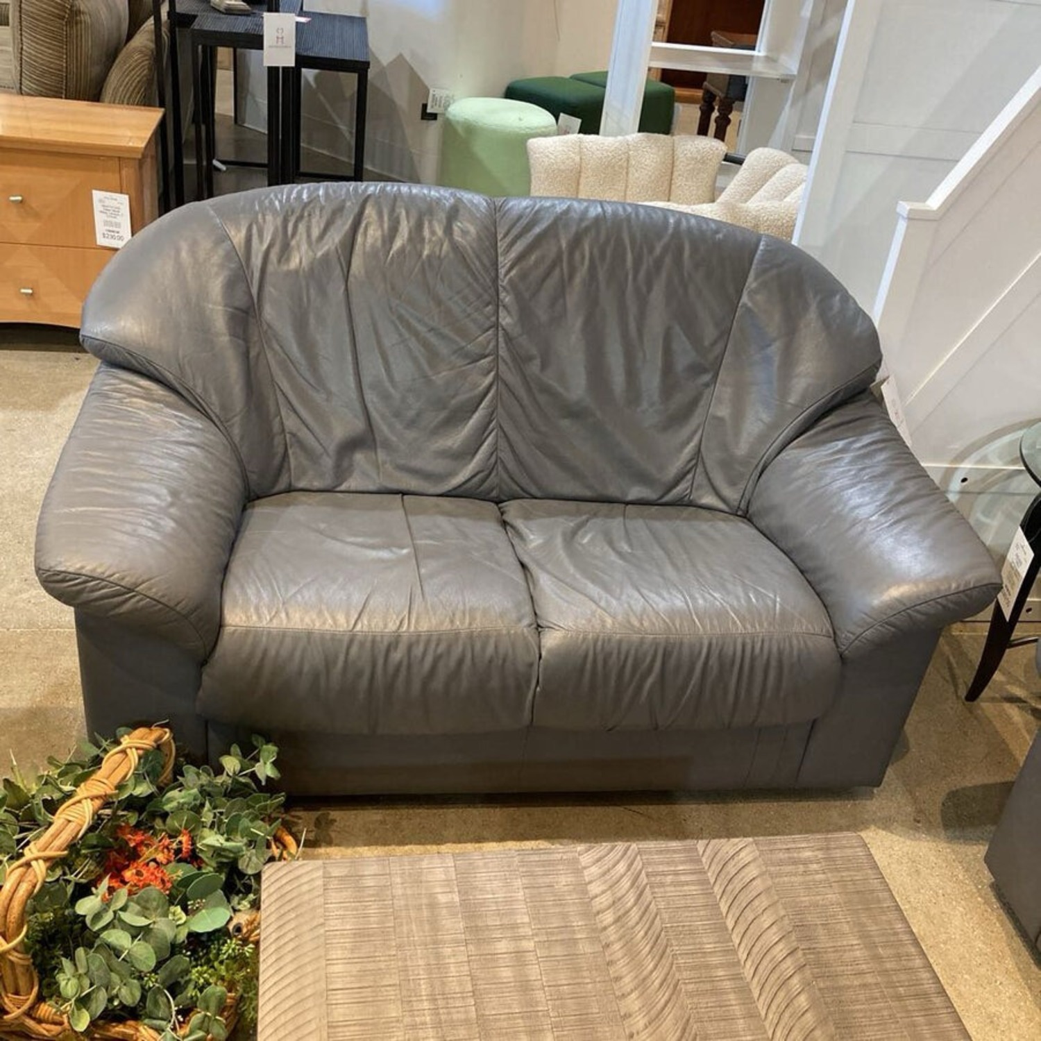 Transitional Leather 2-Seat Love Seat - image-3