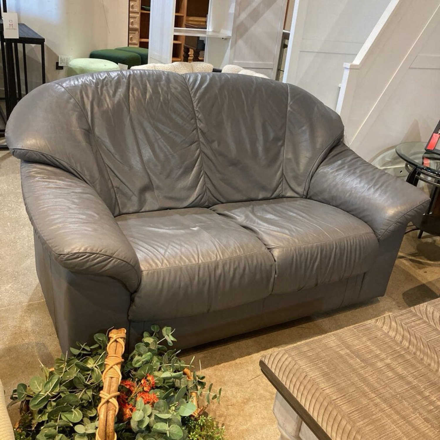 Transitional Leather 2-Seat Love Seat - image-2