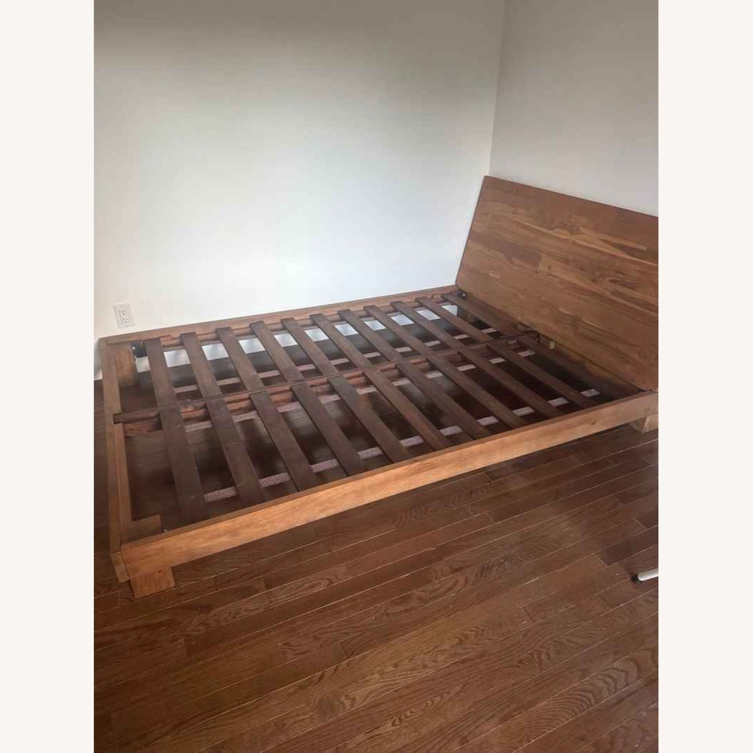 Pottery Barn Reed Platform Bed - image-3