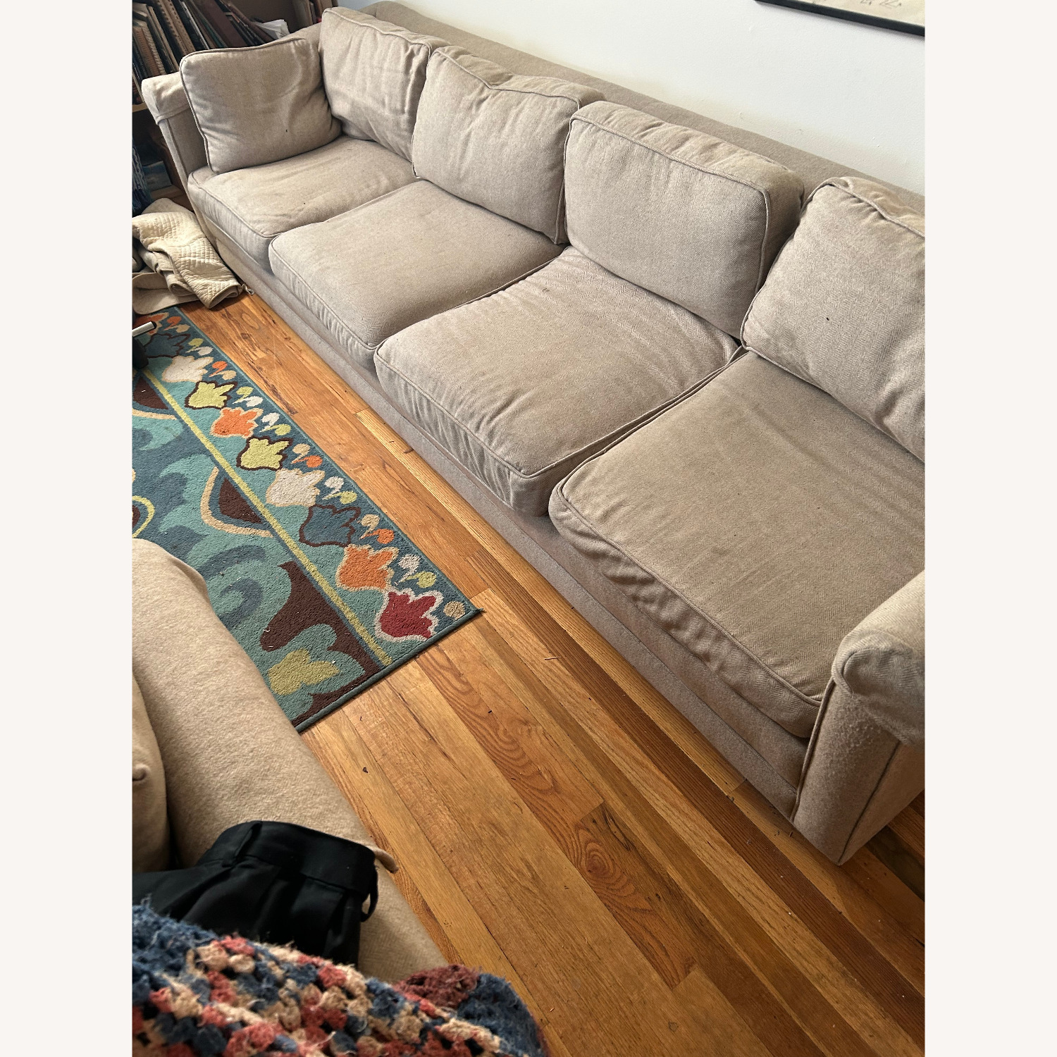 Sofa in Cheyenne Near CO Border - image-3