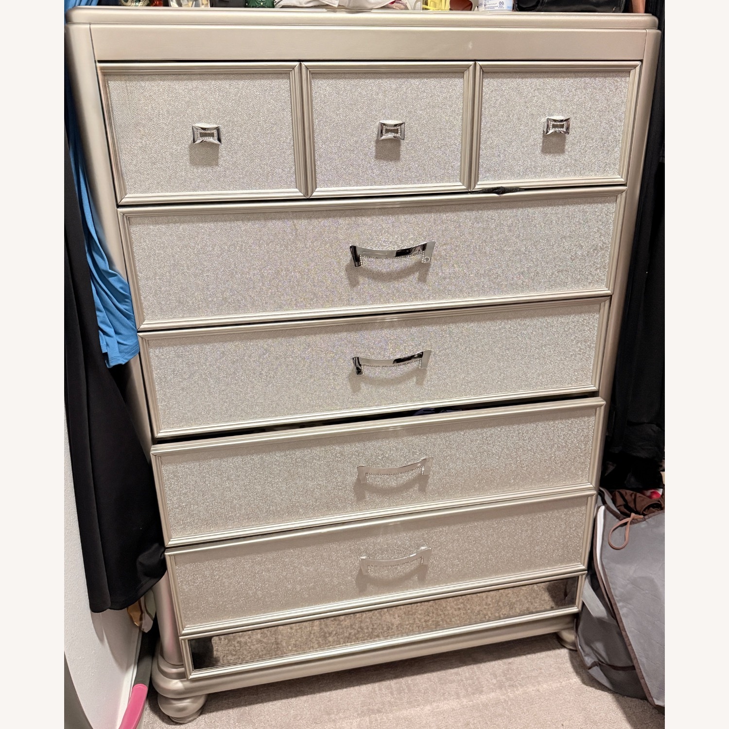 Ashley Furniture Coralayne 5 Drawer Chest of Drawers - image-3