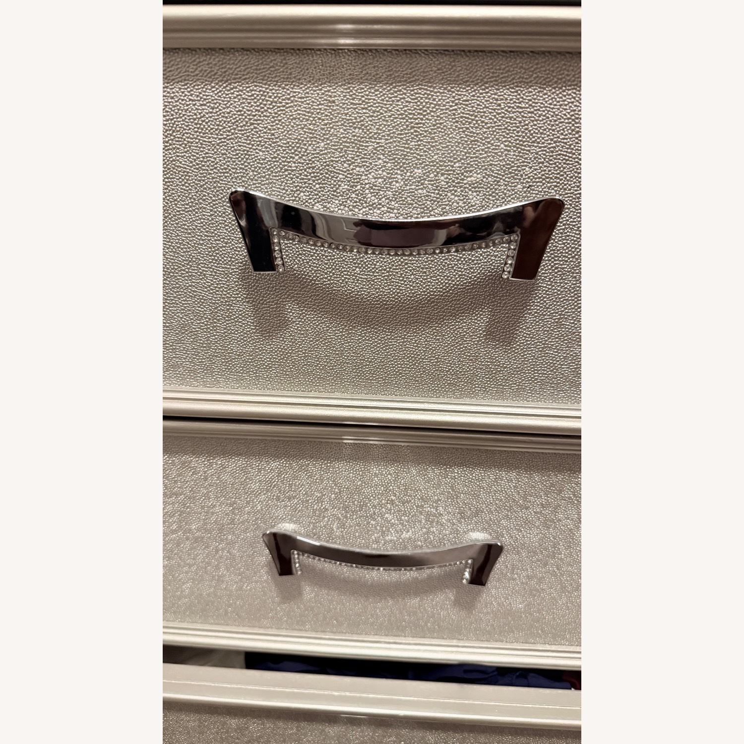 Ashley Furniture Coralayne 5 Drawer Chest of Drawers - image-1