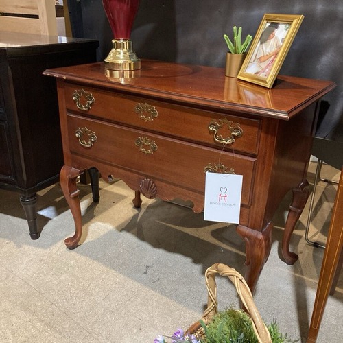 Used Hickory Chair Queen Anne Mahogany Lowboy Dresser for sale on AptDeco